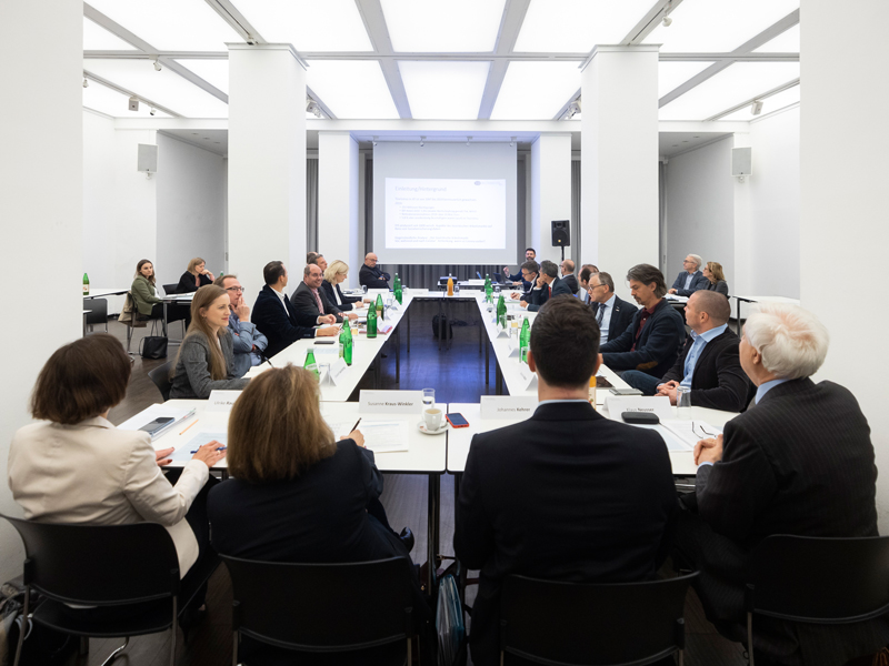 Stakeholdergipfel mit Staatssekretärin Kraus-Winkler